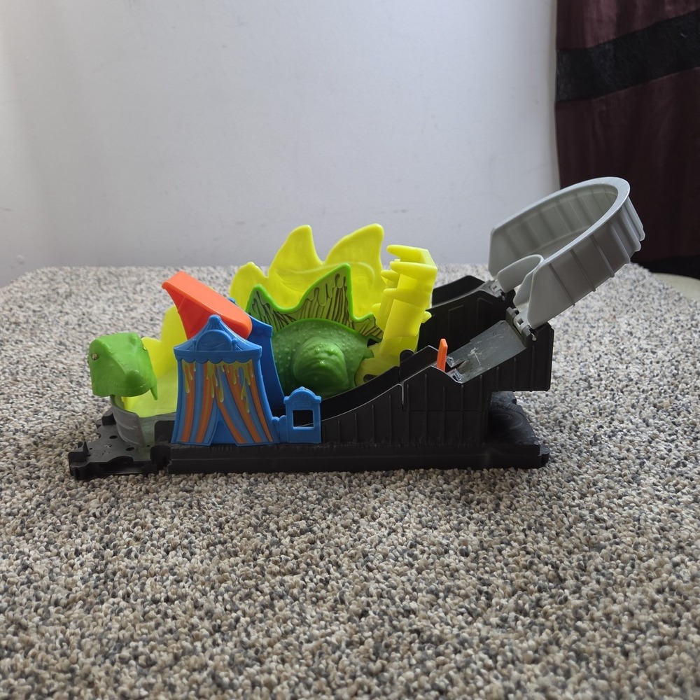HOT WHEELS DINO COASTER ATTACK PLAYSET  No Car